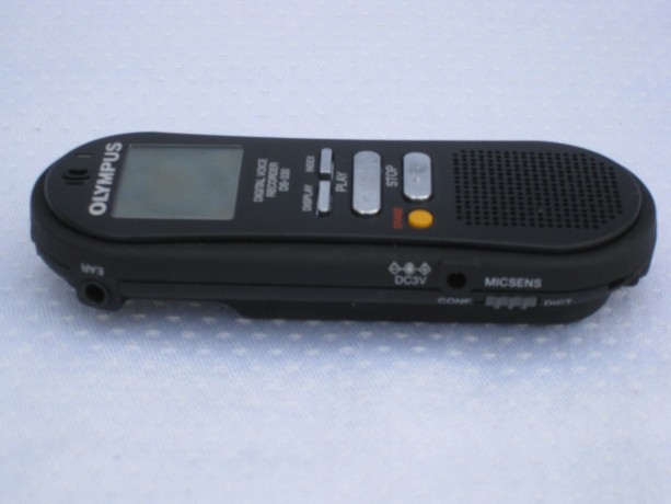 olympus-ds-330-16-mo-55-hrs-enregistreur-vocal-numerique-portable-avec-usb-big-4