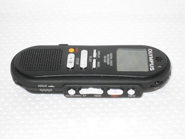 olympus-ds-330-16-mo-55-hrs-enregistreur-vocal-numerique-portable-avec-usb-big-1