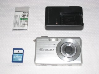 Casio Exiim EX-Z60 appareil photo numérique 6 Mpix Zoom Optique 3x + Carte mémoire SD + Chargeur