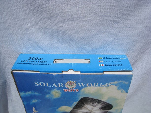 lampe-solaire-led-200w-avec-panneau-solaire-moderne-world-solar-wovs-8200w-big-2