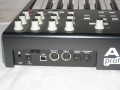 akai-mpk25-clavier-de-performance-usbmidi-25-touche-avec-pads-de-batterie-mpc-small-4