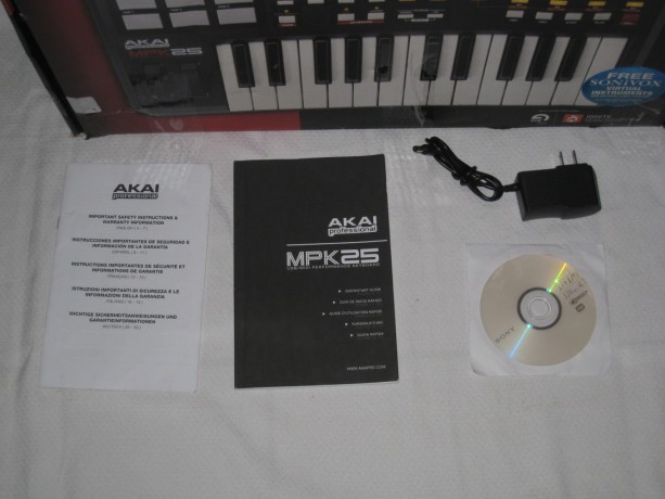 akai-mpk25-clavier-de-performance-usbmidi-25-touche-avec-pads-de-batterie-mpc-big-6
