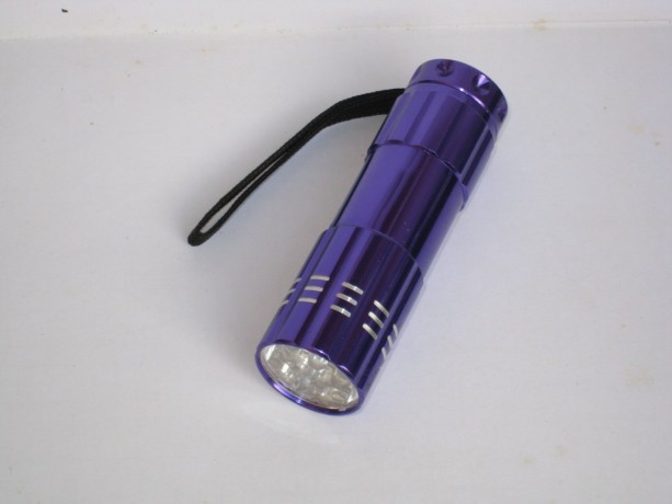solide-mini-puissante-torche-aluminium-led-portable-big-3