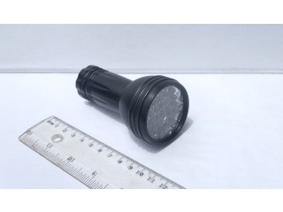 Solide puissante mini torche metallique LED portable - Noir