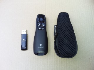 Logitech R400 télécommande de présentateur sans fil et pointeur laser avec étui